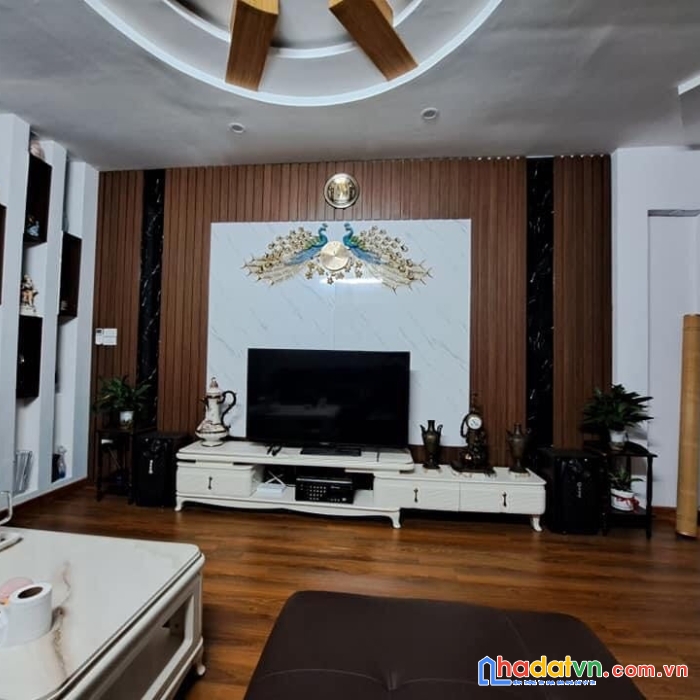Bán gấp nhà phương canh, 5 tầng x 42m2, nở hậu, 3.25 tỷ.