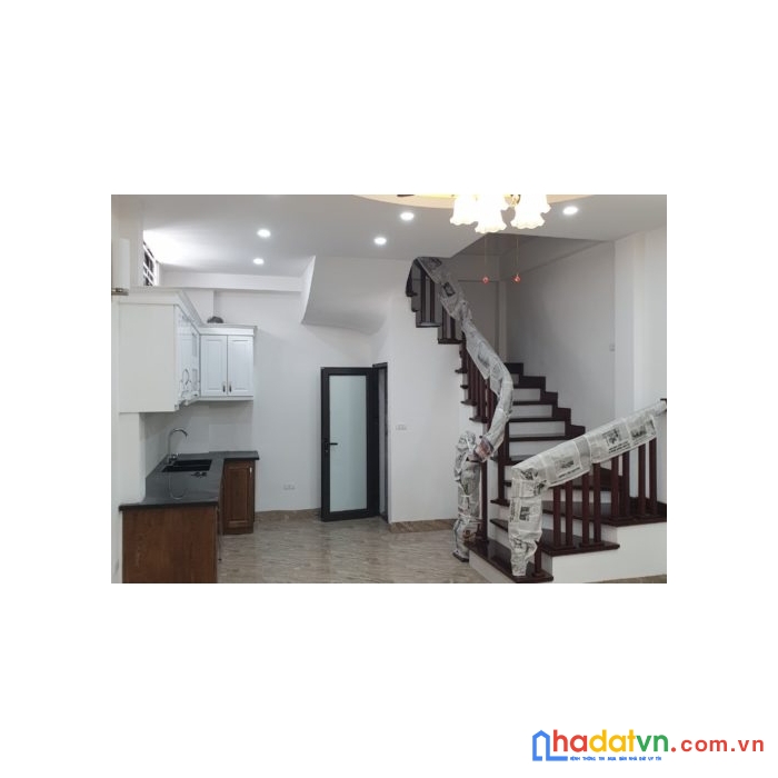 Mới toanh, 20m ra phố pháo đài láng, ,nở hậu 37m 5t nhỉnh 4 tỷ