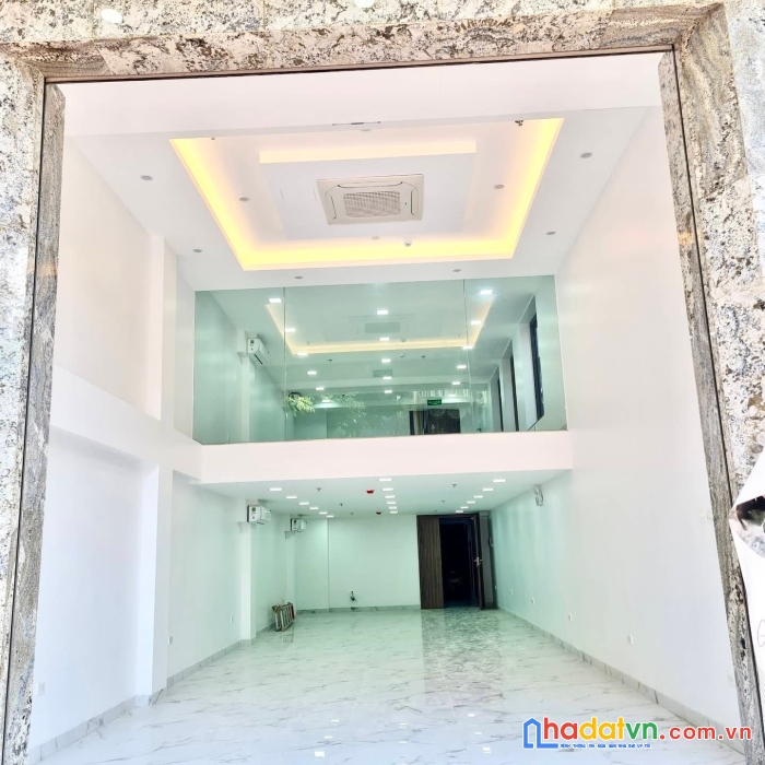 Cho thuê mặt phố nguyễn sơn quận long biên dt 80m, mt 5m chỉ hơn 20 triệu.