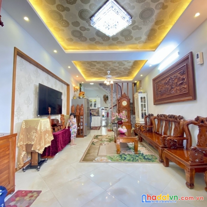 Bán nhà ngọc lâm 5tầng mới koong nhỉnh 4 tỷ