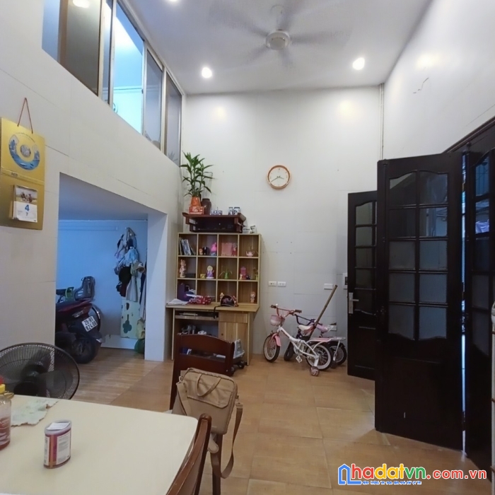 Nhà lô góc kim ngưu, hai bà trưng, 41m2, mới đẹp, ô tô, chỉ 3 tỷ 5