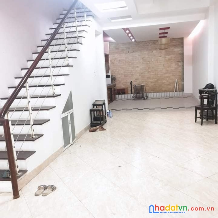 Bán nhà trường chinh - nhà đẹp ở ngay - ngõ rộng 3m - ô tô lùi cửa.