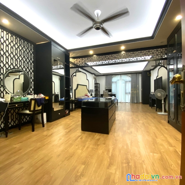 Bán nhà ngõ ô tô tránh phố trung kính cầu giấy, 60m2, mặt tiền 5.5m, giá 15.5 tỷ