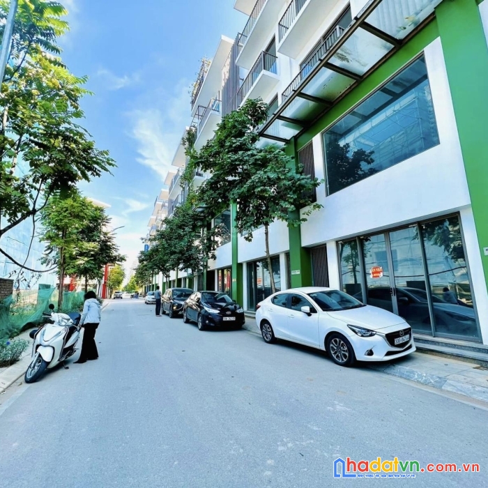 Bán tòa nhà 7 tầng phố nguyễn tuân thanh xuân, 2250m2, mặt tiền 100m, giá 600 tỷ