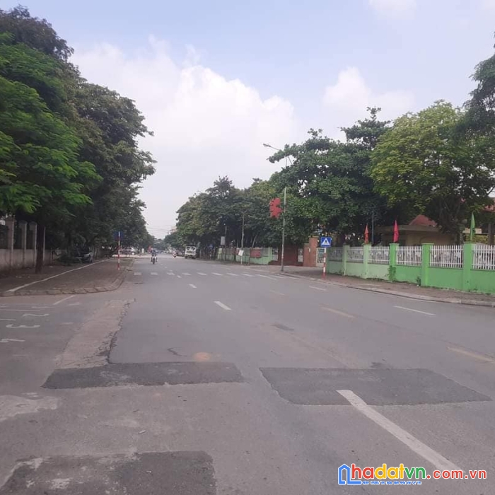 Mảnh đất vàng phú diễn đầu tư xây ccmn hoặc chia lô – lô góc - ngõ thông – cách ô tô 40m - diện