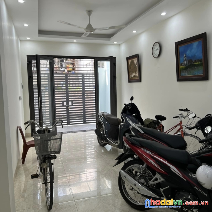 Cực phẩm ô chợ dừa chỉ 17 tỷ 85m x 6 tầng vỉa hè,gara -thang máy-nội thất 5**