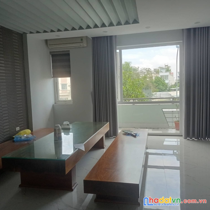 Cần bán nhà ngã tư nhổn 82m  6 tầng thang máy, ô tô ngày đêm nhỉnh 11tỷ