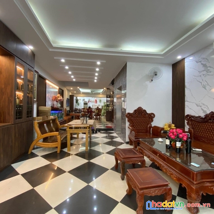 Bán nhà bát khối, long biên * 96 m2 * 5t * 5 tỷ * nhà đẹp, ở luôn, ô tô vào nhà 0975892929