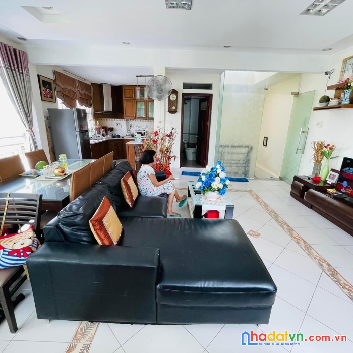 Bán nhà 2 mt đường cư xá đô thành, quận 3, dt: 7x10m, 5 t - 6pn,  23 tỷ