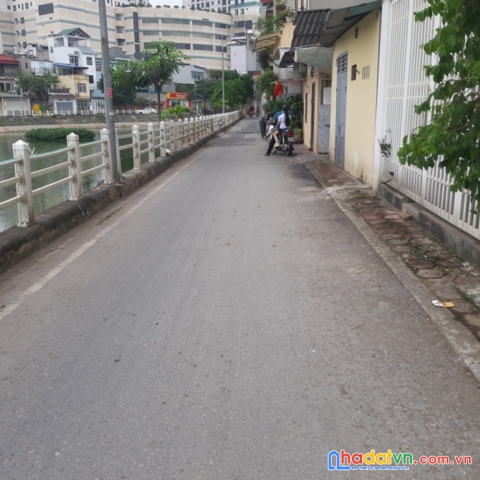 Bán nhà mặt hồ tai trâu long biên 1, oto tránh, kinh doanh, ô chờ thang máy
