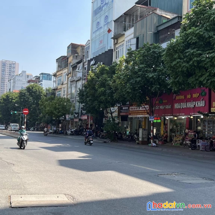 Nhà mặt phố trần quốc hoàn, cầu giấy, 65m2, 8 tầng, thang máy, kinh doanh, vỉa hè. giá 28 tỷ
