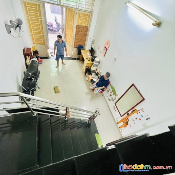 Nhà gò vấp, ngay siêu thị lotte, nguễn văn lượng

hẻm xe hơi, dt:39 m2, giá nhỉnh 4 ty