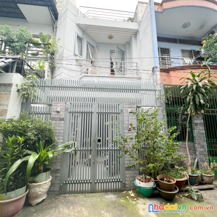 Nhà (4x15m) 3 tầng hẻm xe hơi đường phạm thế hiển p4q8