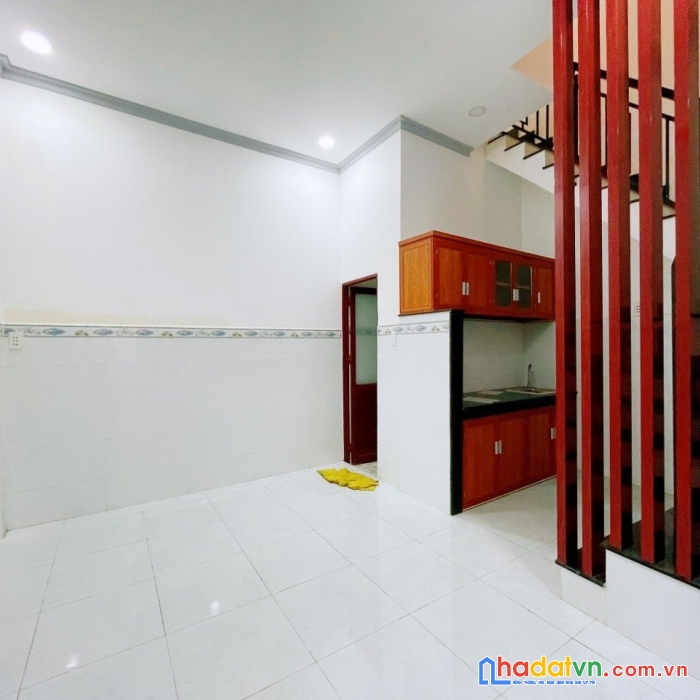 Nhà bán mới 3 tầng hẻm 78 đường cao lỗ p4q8 giá 3.2 tỷ tl