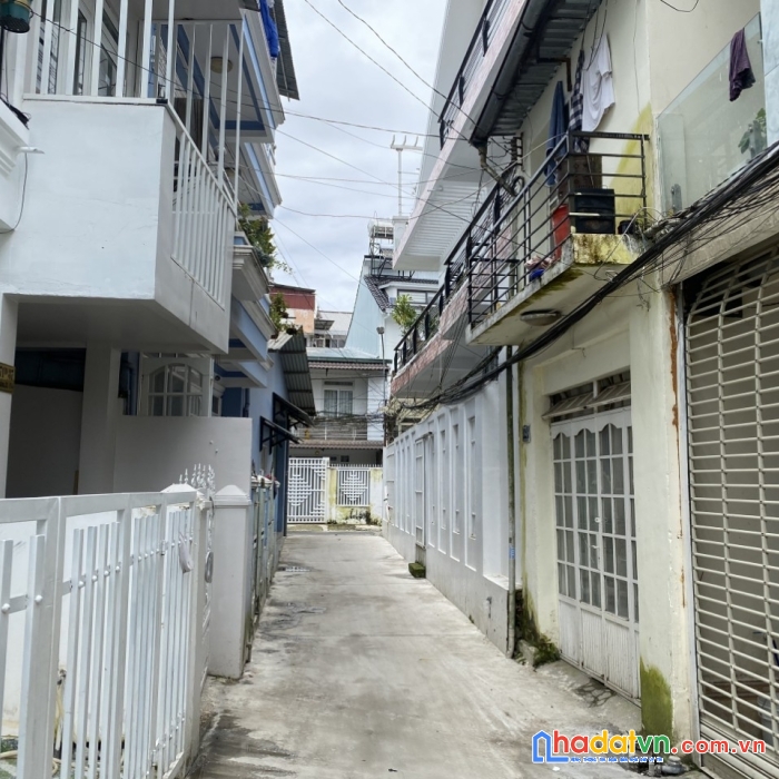 Bán gấp nhà ngay trung tâm đường 3 tháng 2, đà lạt giá chỉ 5.5 tỷ