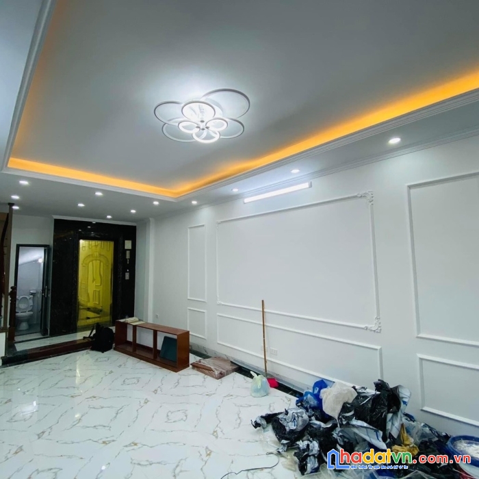 Nhỉnh 8 tỷ- khương trung-mới kinh coong-thang máy ô tô đỗ cửa 45m2 x6 tầng