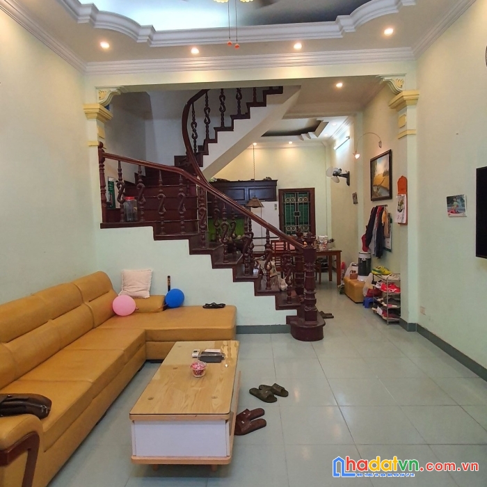 Nhà phạm tuấn tài - đặng thùy trâm - cầu giấy. phân lô. vỉa hè. ô tô tránh. giá 10,2 tỷ