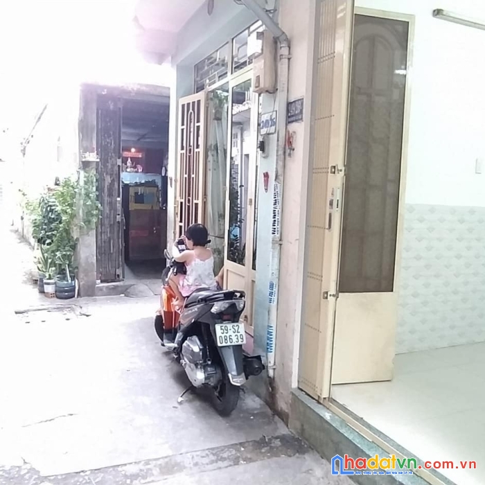 Nhà hẻm 2lầu btct-3 pn - giá rẻ 3ty3,phan văn trị p11, bình thạnh