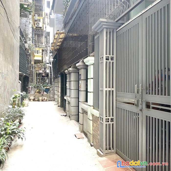 Bán gấp nhàtrung kính - nhà đẹp - gần phố - gần oto 51m, 6,8 tỷ
