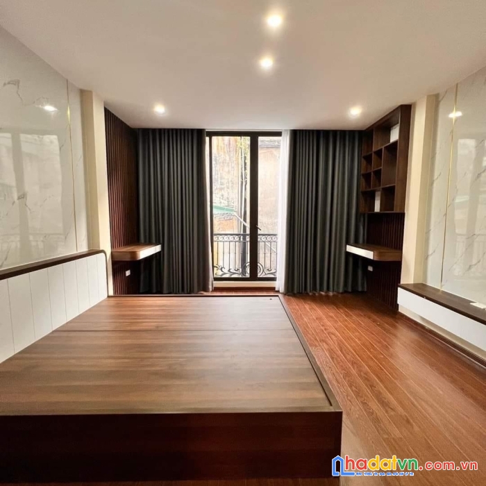 Bán nhà đội cấn, ba đình 33m2 5t 4.25 tỷ. mới đẹp, ở ngay 0912288365.