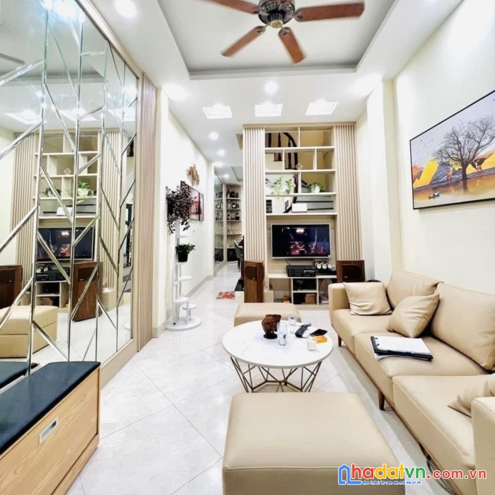 Bán nhà phố tôn đức thắng: 51m2, 5 tầng, 3 ngủ, mt 4.5m, lô góc, ô tô đỗ. 5 tỷ