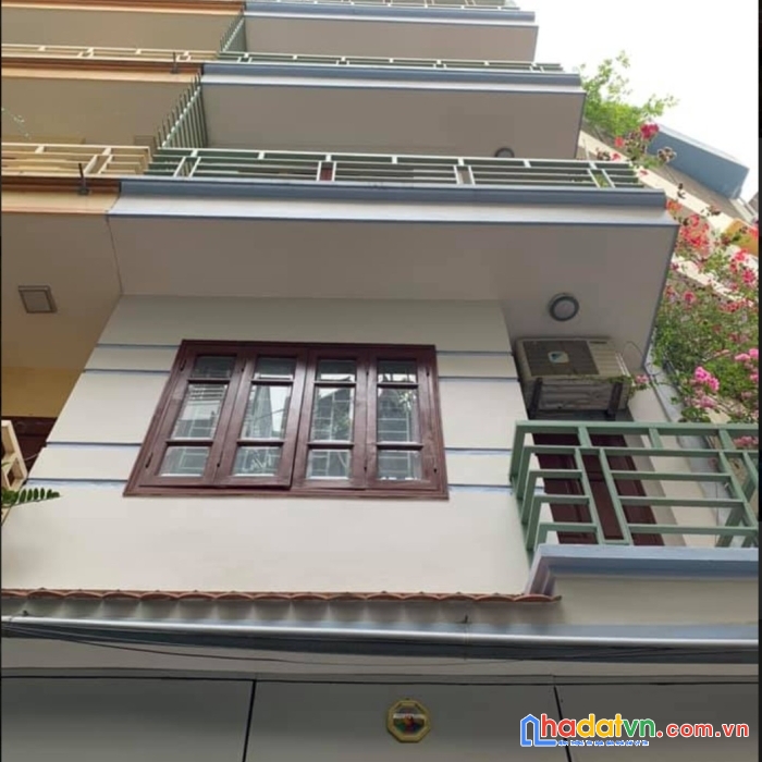 Bán nhà phùng chí kiên 55m2, phân lô, 2 thoáng, gara 7 chỗ, ô tô tránh, kinh doanh, ở sướng