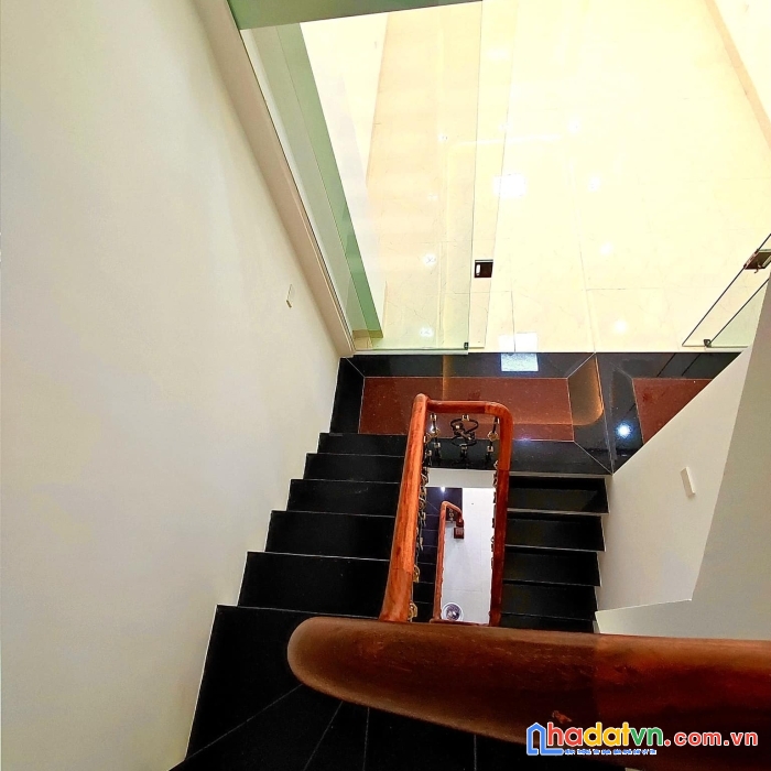 Bán nhà mặt phố vĩnh phúc - 7 tầng tm - mới hoàn thiện, 42m2 - giá 15.2 tỷ