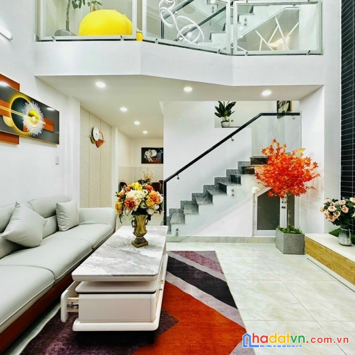 Nội thất đẹp, huỳnh văn bánh, 4.3 x 9.5, 2 lầu, 5.4 tỷ, phú nhuận