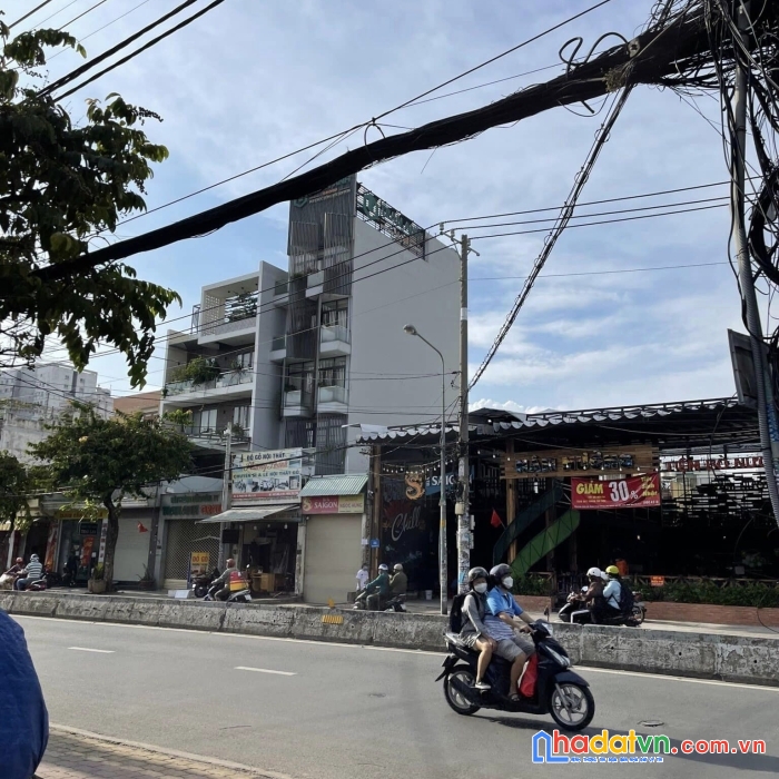 (thơm) chdv mt phan văn hớn, ngang khủng 10m, 100tr/tháng, 40pn, 0967229394