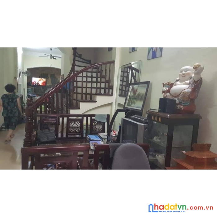 Nhà phùng chí kiên - hoàng quốc việt - cầu giấy. phân lô. ô tô đỗ cổng. dt 57m2. giá 8,2 tỷ