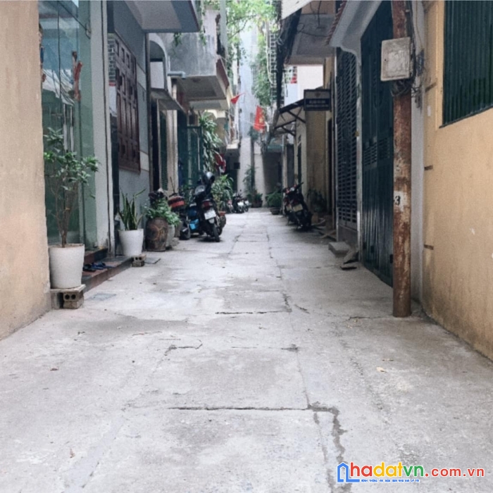 Nhà phân lô hoàng quốc việt - phùng chí kiên - cầu giấy. ô tô tận cửa. dt 38m2. giá 6,6 tỷ