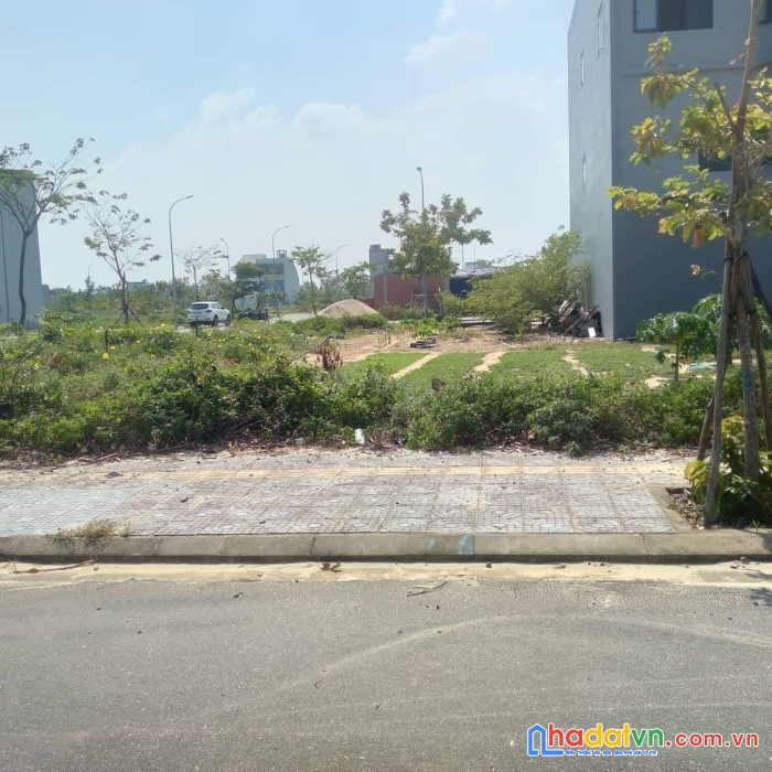 Cần bán nhanh 112,5m2 trục thông đẹp tại fpt