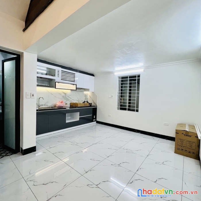 Nhà đẹp 6 tầng tại đức giang, mới koong, lô góc, ô tô, giá nhỉnh 4 tỷ