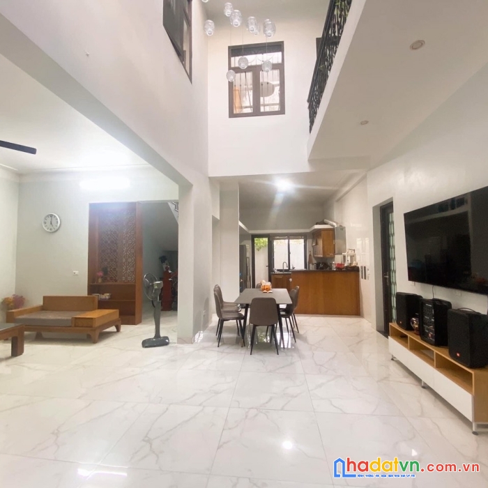 Giảm giá kịch sàn, nhà âu cơ, tây hồ, dt 95m2, 4t, mt7m giá chỉ còn 6,8 tỷ.