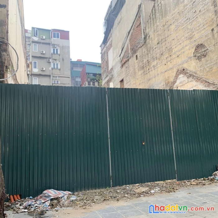 Bán 120m2 đất , vị trí đắc địa, phố cát linh, đống đa.  mặt tiền 7m, đường 2 ô tô tránh