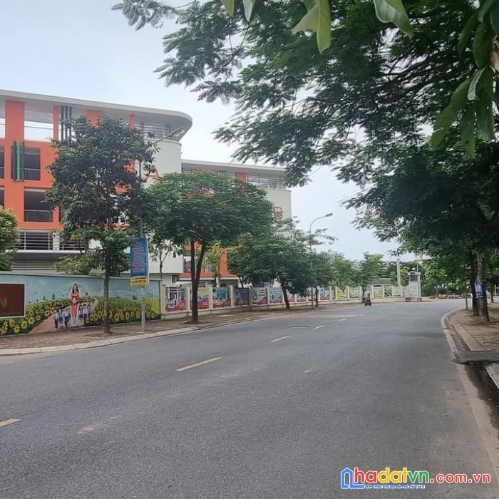 Lô góc phúc lợi cực hiếm – ô tô đỗ cửa – siêu hiếm – ở sướng – diện tích lớn – mt 6.4 – nhỉnh2ty.