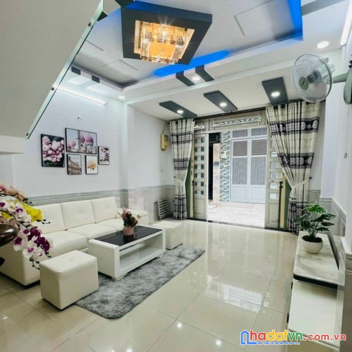 Mặt tiền tên lửa, 4x20, nhỉnh 7 tỷ, bình tân.