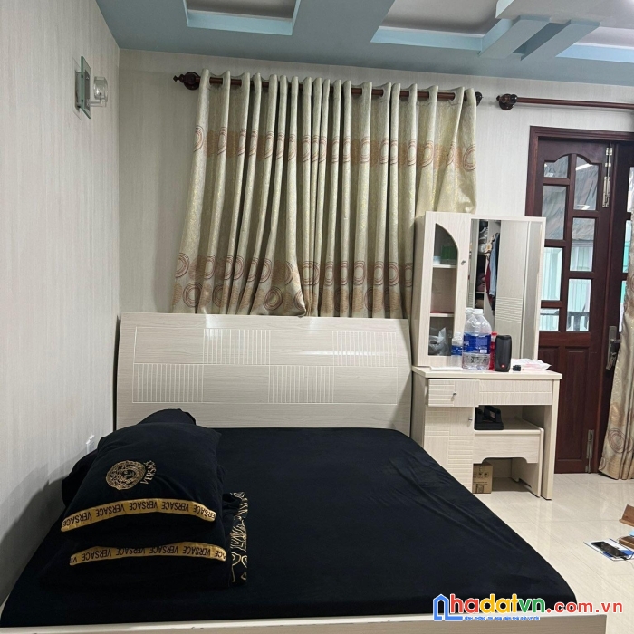 Bán nhà nguyễn đình chiểu,p5,q3 - 4.3m x 10m - 180tr/m2 -chủ ngộp bank