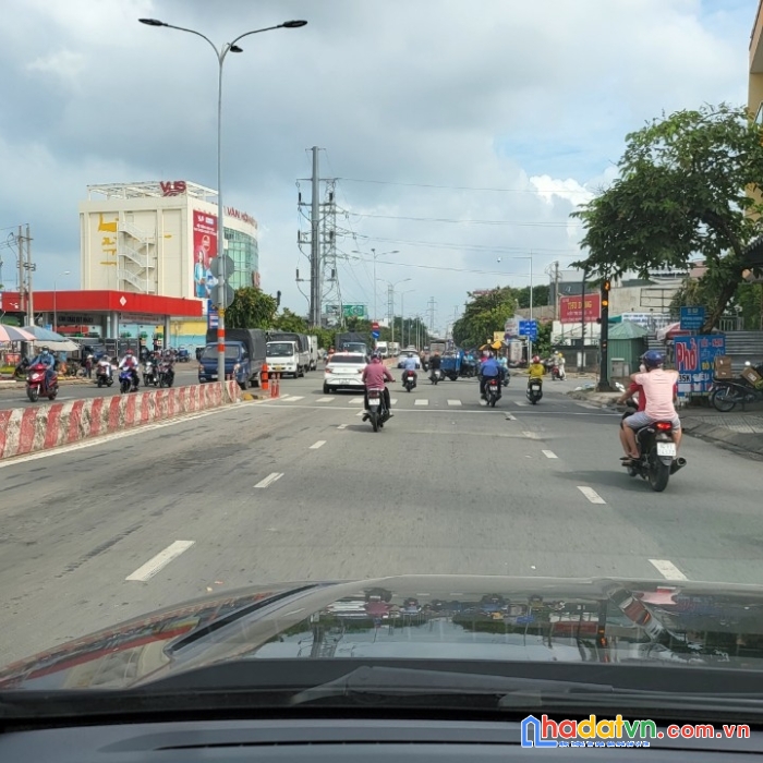 Dt đẹp 28x42, vuông. tổng 1186m2 full thổ. đường 30m. giá 140tỷ tl
