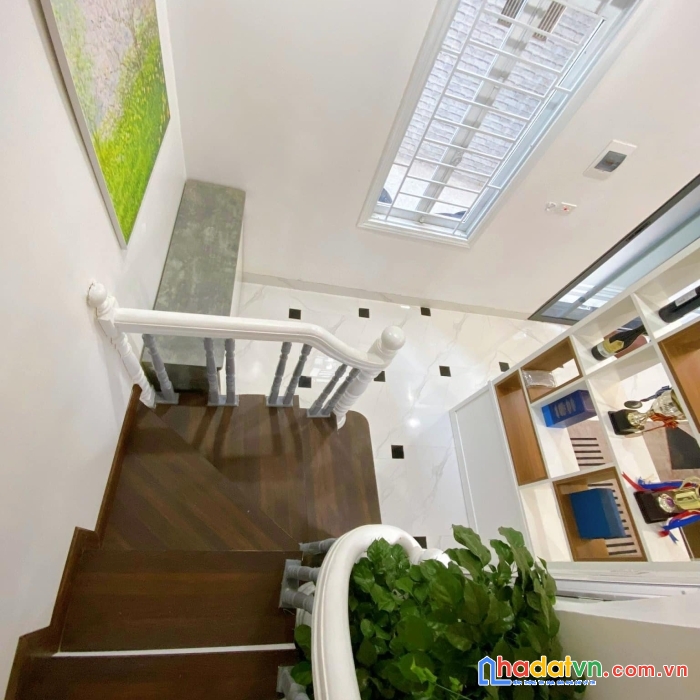 Bán gấp nhà tây sơn, ô tô đỗ cửa, 54m2, chỉ 5.5 tỷ.