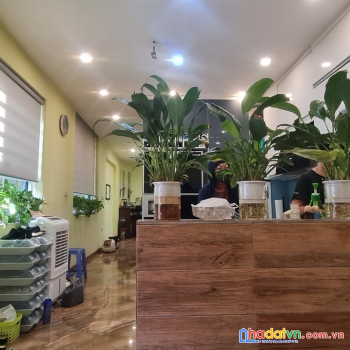 Bán nhà đẹp ở ngay phố nguyễn sơn, long biên, lô góc 2 mặt thoáng.