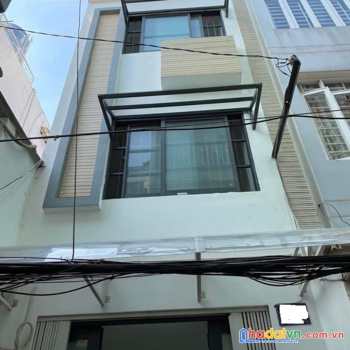Quá kẹt xe -nhà 3 tầng quận 5- ngay chợ hòa bình -20m2 -vỏn vẹn 2.9 tỷ -còn tl