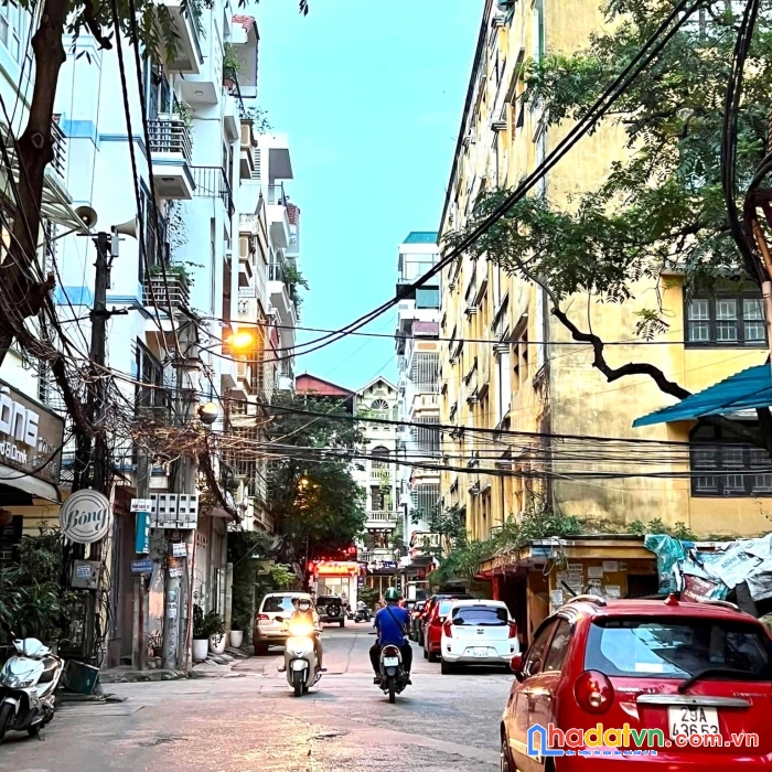 Bán nhà phùng chí kiên - cầu giấy. vỉa hè. ô tô tránh. kinh doanh sầm uất. dt 48m2. 10,6 tỷ