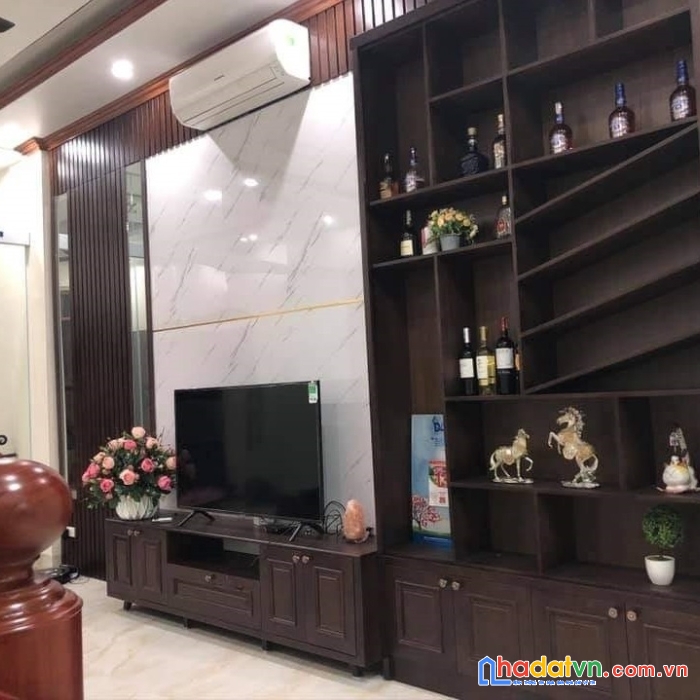 Bán nhà văn tiến dũng - cầu diễn -dt 40m x 5 tầng - ô tô đỗ cửa - hơn 3 tỷ