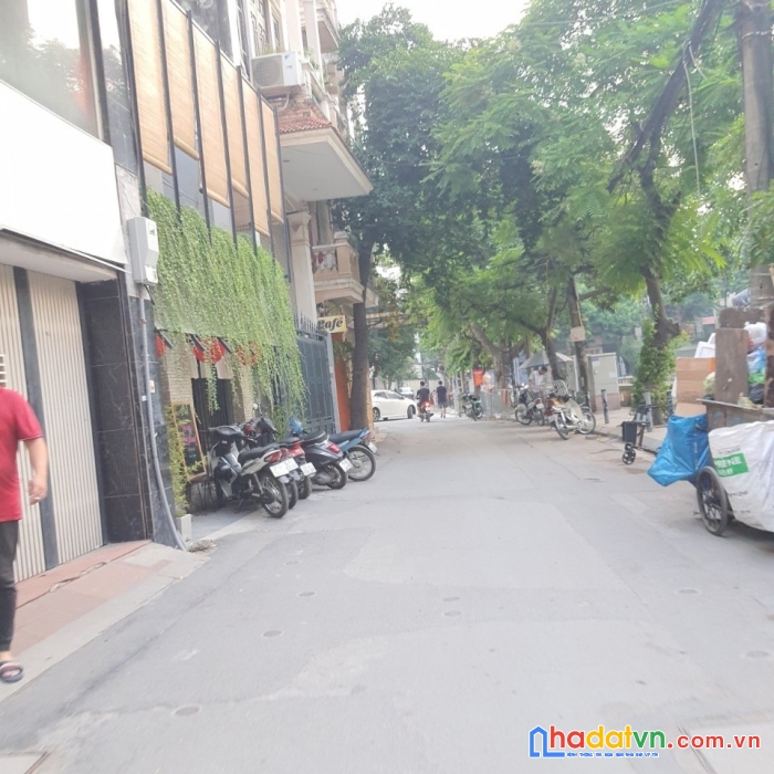 Bán nhà phố cầu giấy diện tích 48m2 xây 5tầng giá 5tỷ6 đẹp về ở luôn