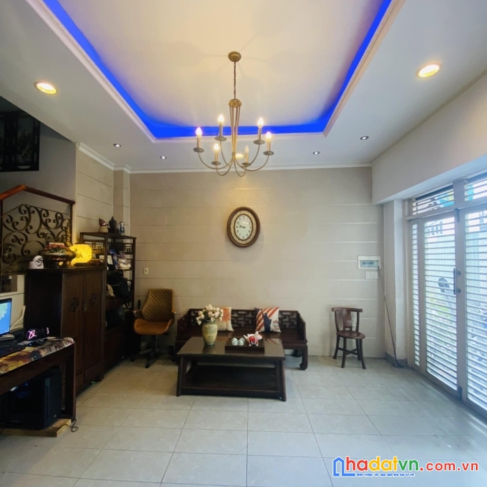 Hoà hảo quận 10 - hxh thông sát mặt tiền.
nhà ngang rộng cực hiếm 5.5 x 12m - 4 tầng btct - nhỉnh