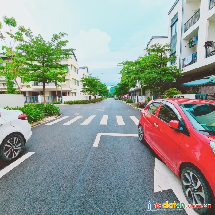 Chính chủ cần tiền bán gấp căn biệt thự song lập 135m2