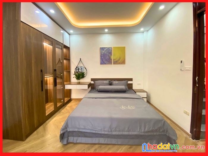 Bán nhà hào nam, đống đa, 30m2, 5 tầng, 3.65 tỷ, căn góc, kinh doanh, nở hậu_lp20