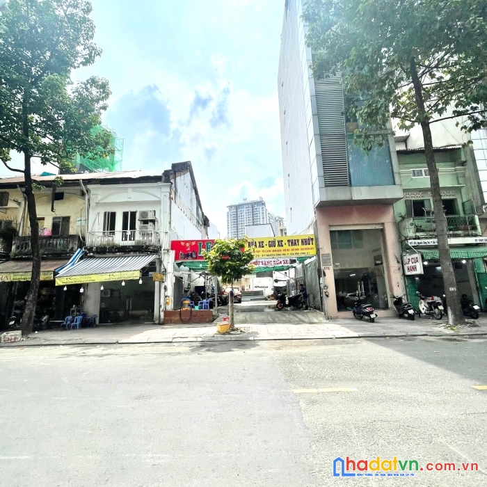 Bán nhà 168m2 mt calmette q1, giá 68 tỷ
