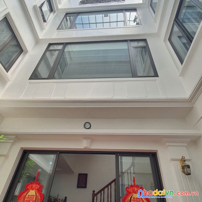 Bán nhà hoàng quốc việt - nghĩa đô -  cầu giấy. dt 138m2. mt 7m. giá 17 tỷ